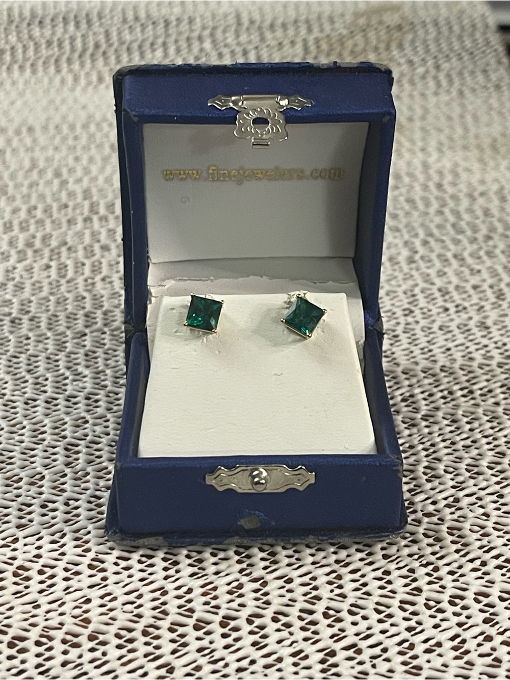 14k gold Emerald Square Stud Earrings in Blue Jewelry Box, the box has some issu